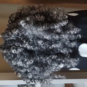Curly wig